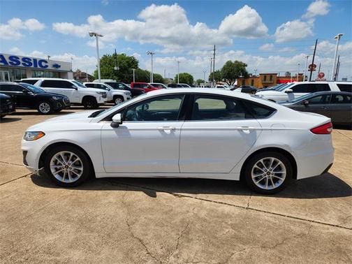 2020 Ford Fusion SE