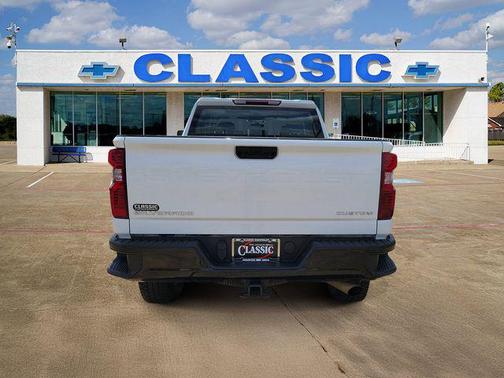 Summit White 2022 Chevrolet Silverado 2500 Custom