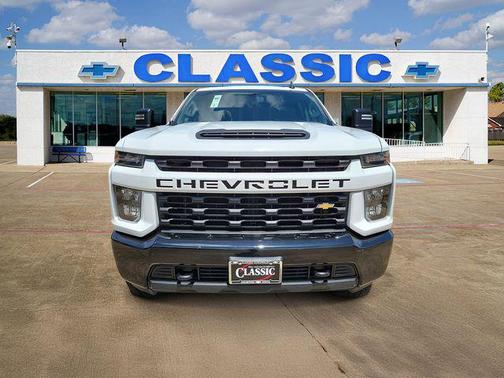 Summit White 2022 Chevrolet Silverado 2500 Custom