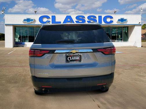 Sterling Gray Metallic 2023 Chevrolet Traverse LT Cloth