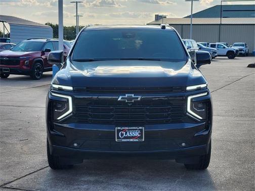 2025 Chevrolet Suburban RST
