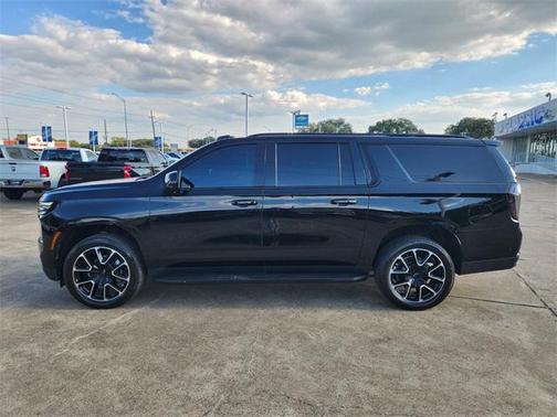 2025 Chevrolet Suburban RST