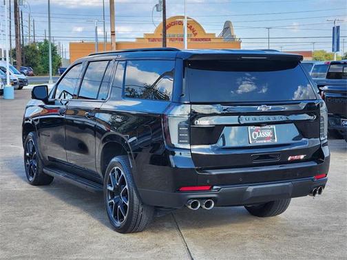 2025 Chevrolet Suburban RST