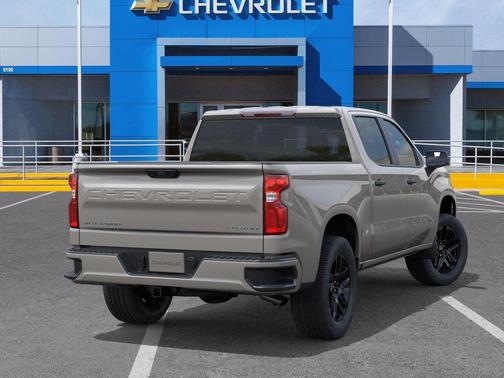 White Sands 2026 Chevrolet Silverado 1500 Custom