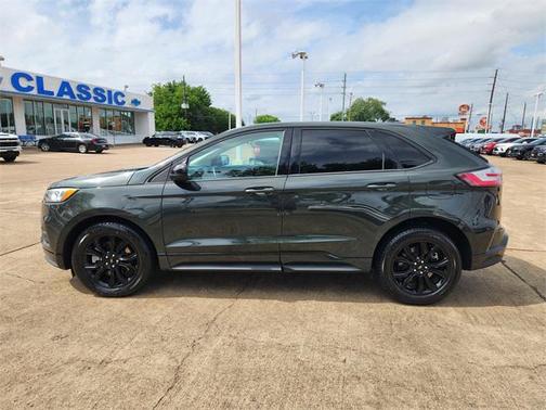 2022 Ford Edge SE