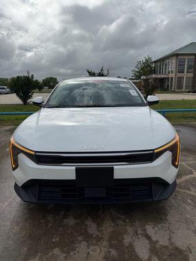 Snow White Pearl 2025 Kia K4 LXS