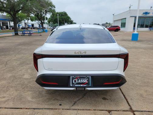 Snow White Pearl 2025 Kia K4 LXS