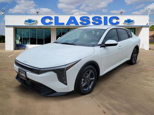 Snow White Pearl 2025 Kia K4 LXS