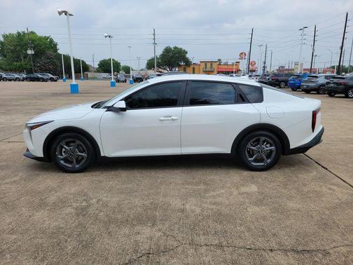 Snow White Pearl 2025 Kia K4 LXS