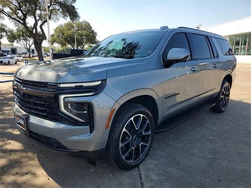2025 Chevrolet Suburban RST