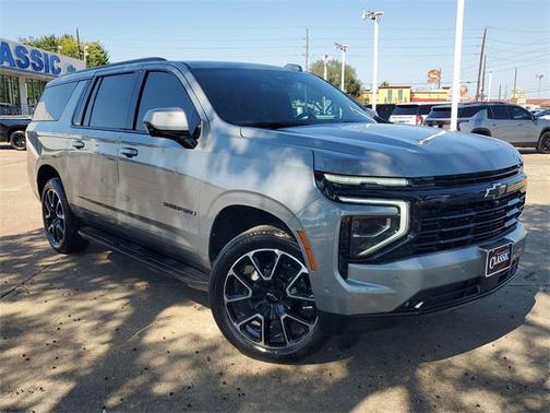 2025 Chevrolet Suburban RST