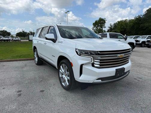 Iridescent Pearl Tricoat 2024 Chevrolet Tahoe 4WD High Country