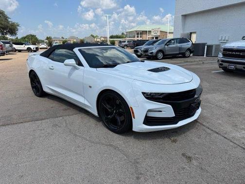 Summit White 2019 Chevrolet Camaro 2SS