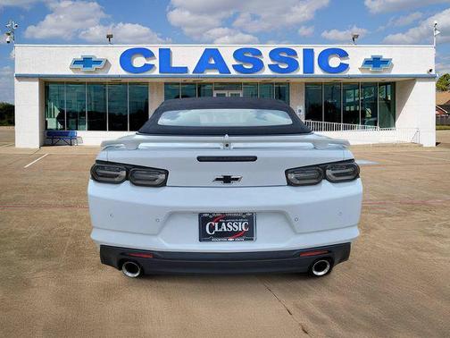 Summit White 2019 Chevrolet Camaro 2SS