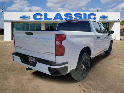 2023 Chevrolet Silverado 1500 Custom