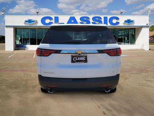 Summit White 2023 Chevrolet Traverse LT Cloth