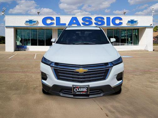 Summit White 2023 Chevrolet Traverse LT Cloth