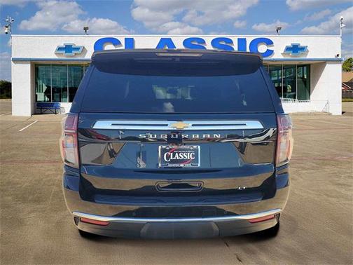 2023 Chevrolet Suburban LT