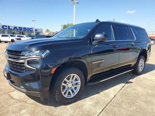2023 Chevrolet Suburban LT