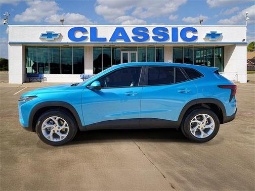 2025 Chevrolet Trax LS