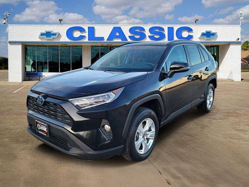2021 Toyota RAV4 Hybrid XLE