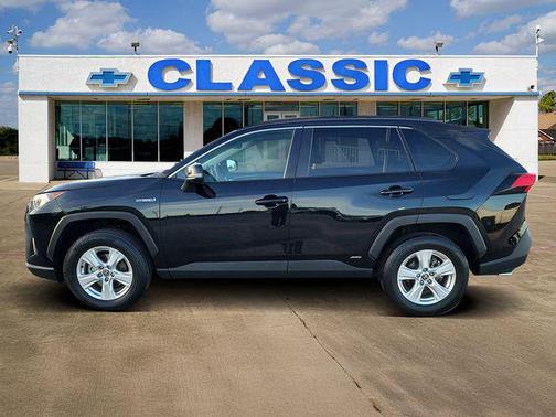 2021 Toyota RAV4 Hybrid XLE