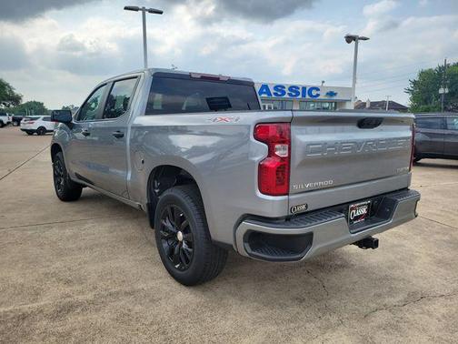 Sterling Gray Metallic 2025 Chevrolet Silverado 1500 Custom