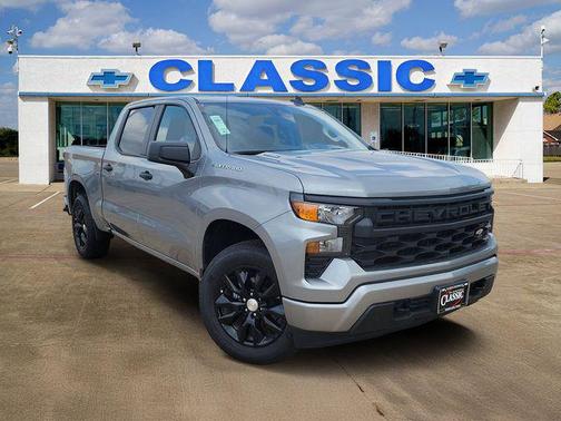 Sterling Gray Metallic 2025 Chevrolet Silverado 1500 Custom
