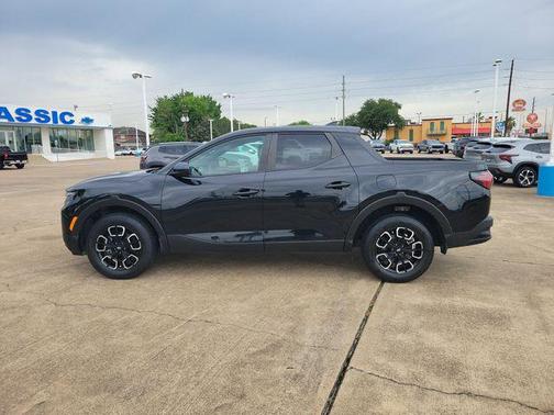 Phantom Black 2024 Hyundai SANTA CRUZ SE