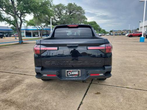 Phantom Black 2024 Hyundai SANTA CRUZ SE