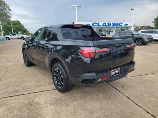 Phantom Black 2024 Hyundai SANTA CRUZ SE
