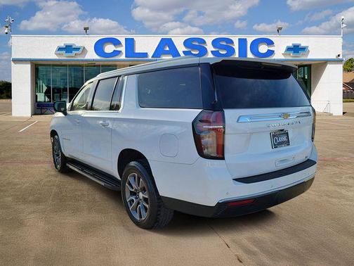 2022 Chevrolet Suburban LT