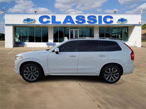 2018 Volvo XC90 T6 Momentum