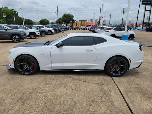 Summit White 2022 Chevrolet Camaro 2SS