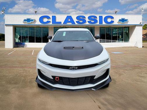 Summit White 2022 Chevrolet Camaro 2SS