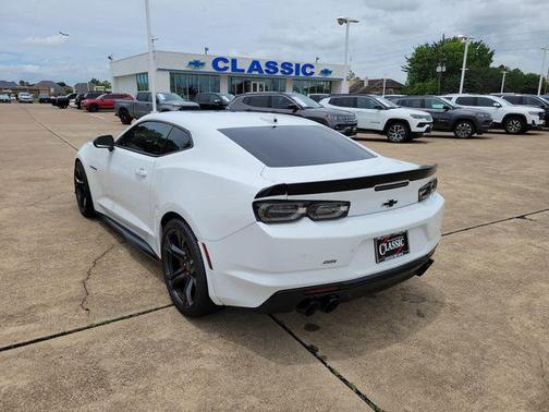 Summit White 2022 Chevrolet Camaro 2SS