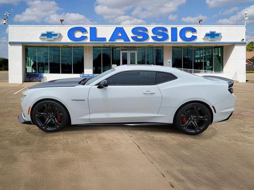 Summit White 2022 Chevrolet Camaro 2SS
