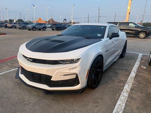 Summit White 2022 Chevrolet Camaro 2SS