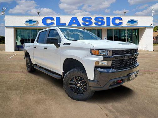 Summit White 2021 Chevrolet Silverado 1500 Custom Trail Boss