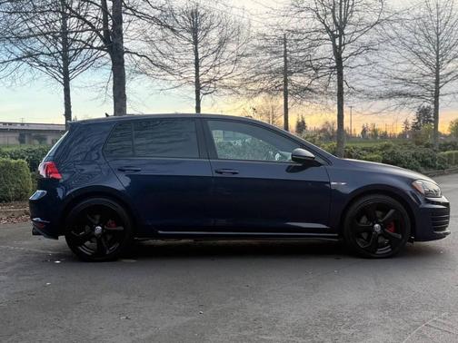 2015 Volkswagen Golf GTI 2.0T SE 4-Door