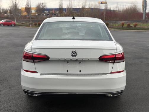 2021 Volkswagen Passat 2.0T SE