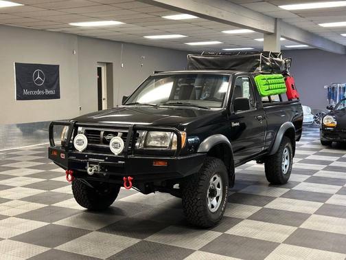 1998 Nissan Frontier XE