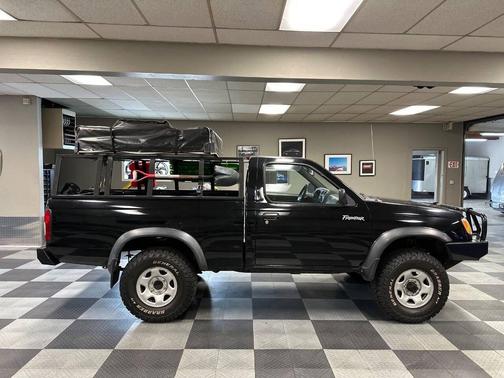 1998 Nissan Frontier XE