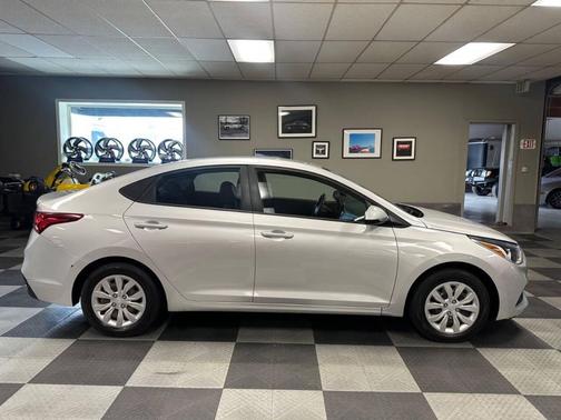 2019 Hyundai Accent SE