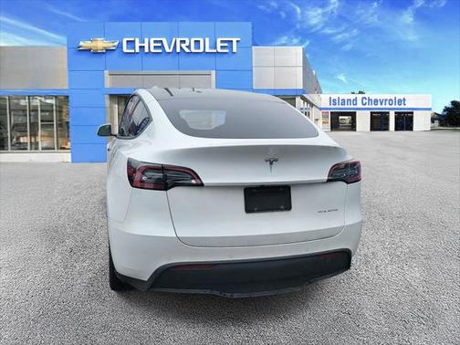 2022 Tesla Model Y Long Range Dual Motor All-Wheel Drive