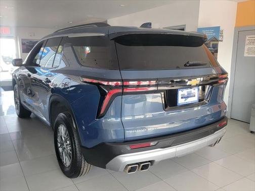 2024 Chevrolet Traverse LT