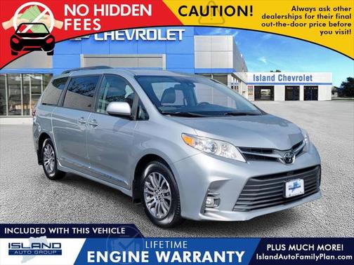 2020 Toyota Sienna XLE
