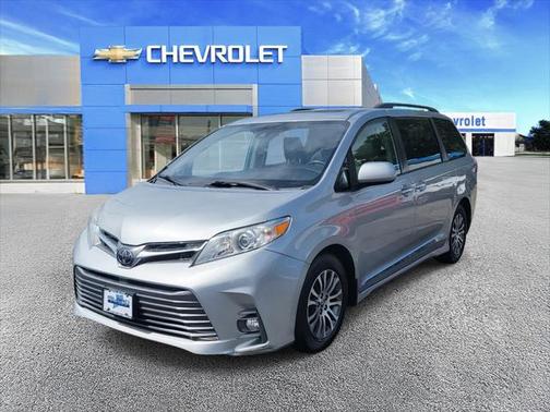 2020 Toyota Sienna XLE