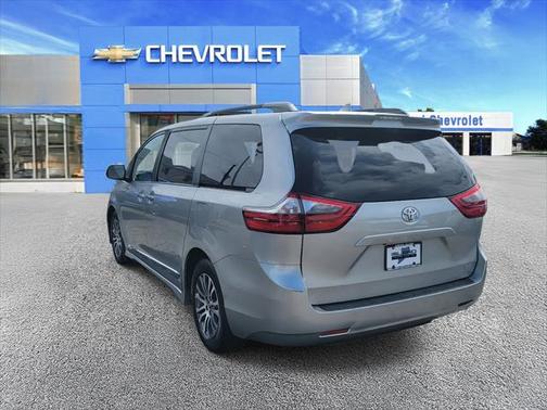 2020 Toyota Sienna XLE
