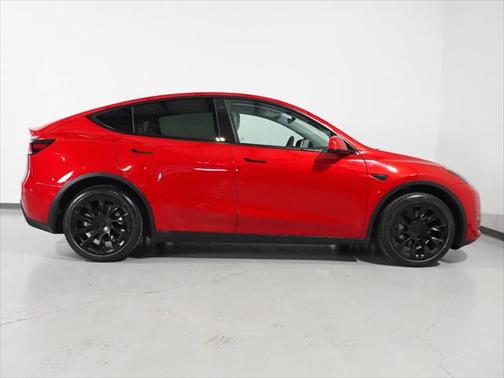 2022 Tesla Model Y Long Range Dual Motor All-Wheel Drive